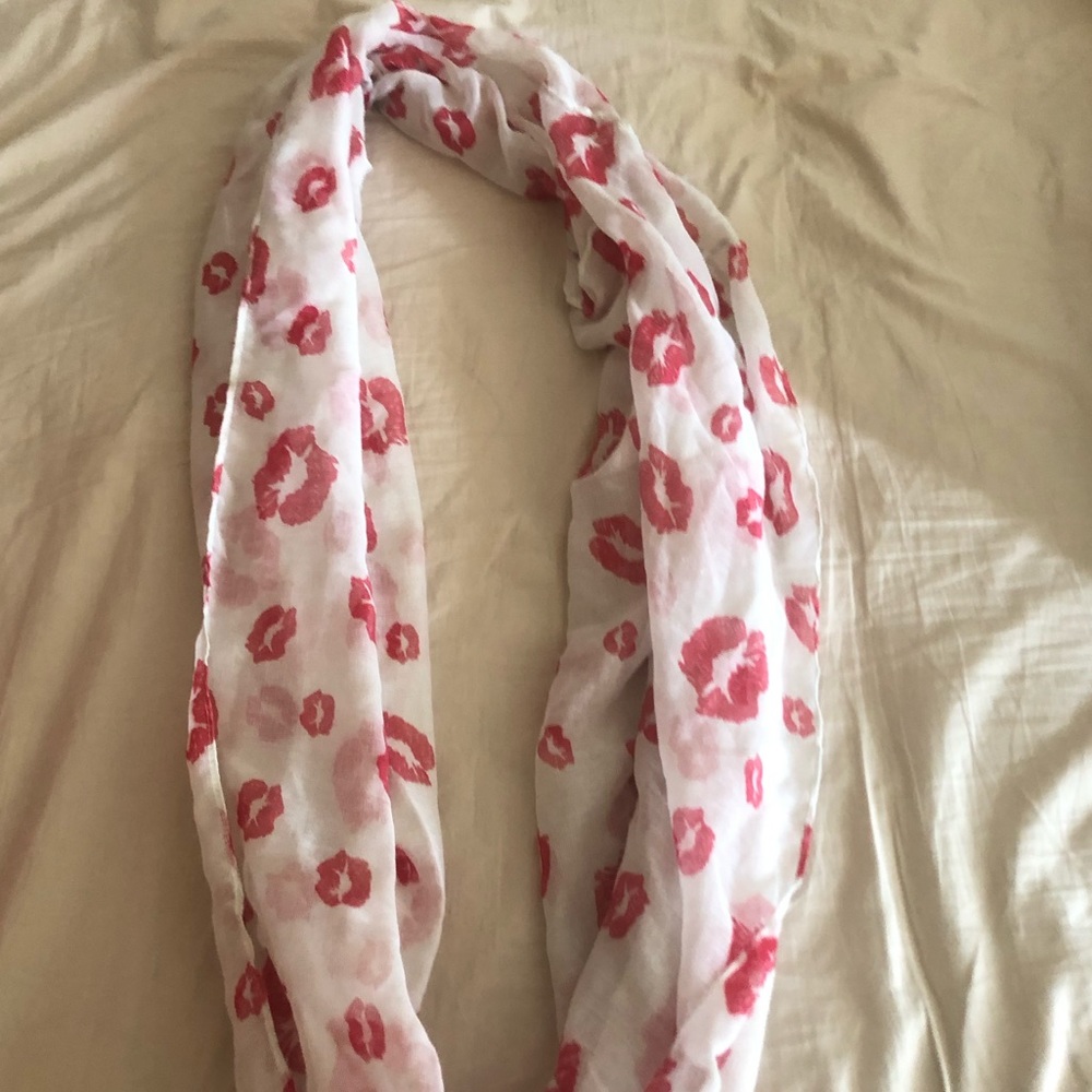 Infinity scarf